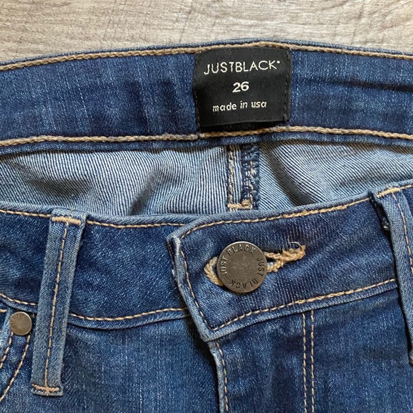 Blue jeans - Picture 2 of 3